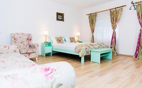 Tischler Apartment & Studio